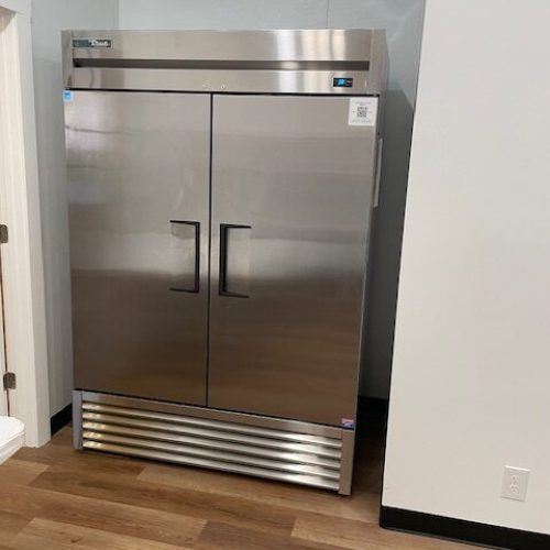 Commercial refrigerator